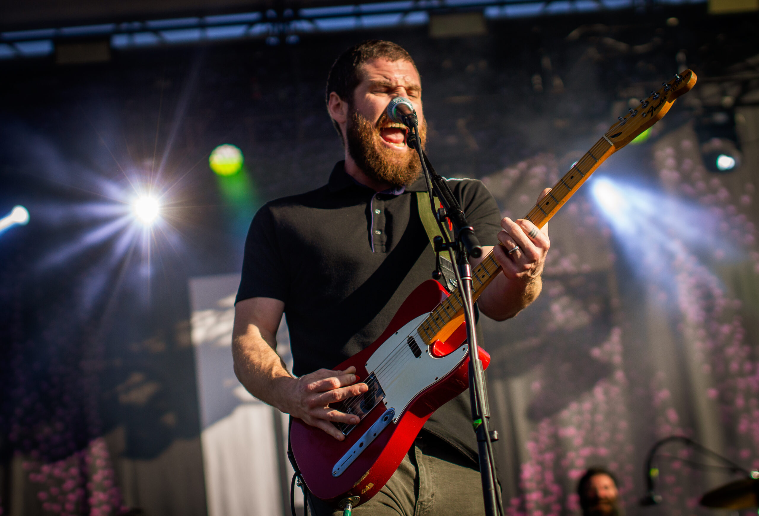 Andy Hull performs with Manchester Orchestra