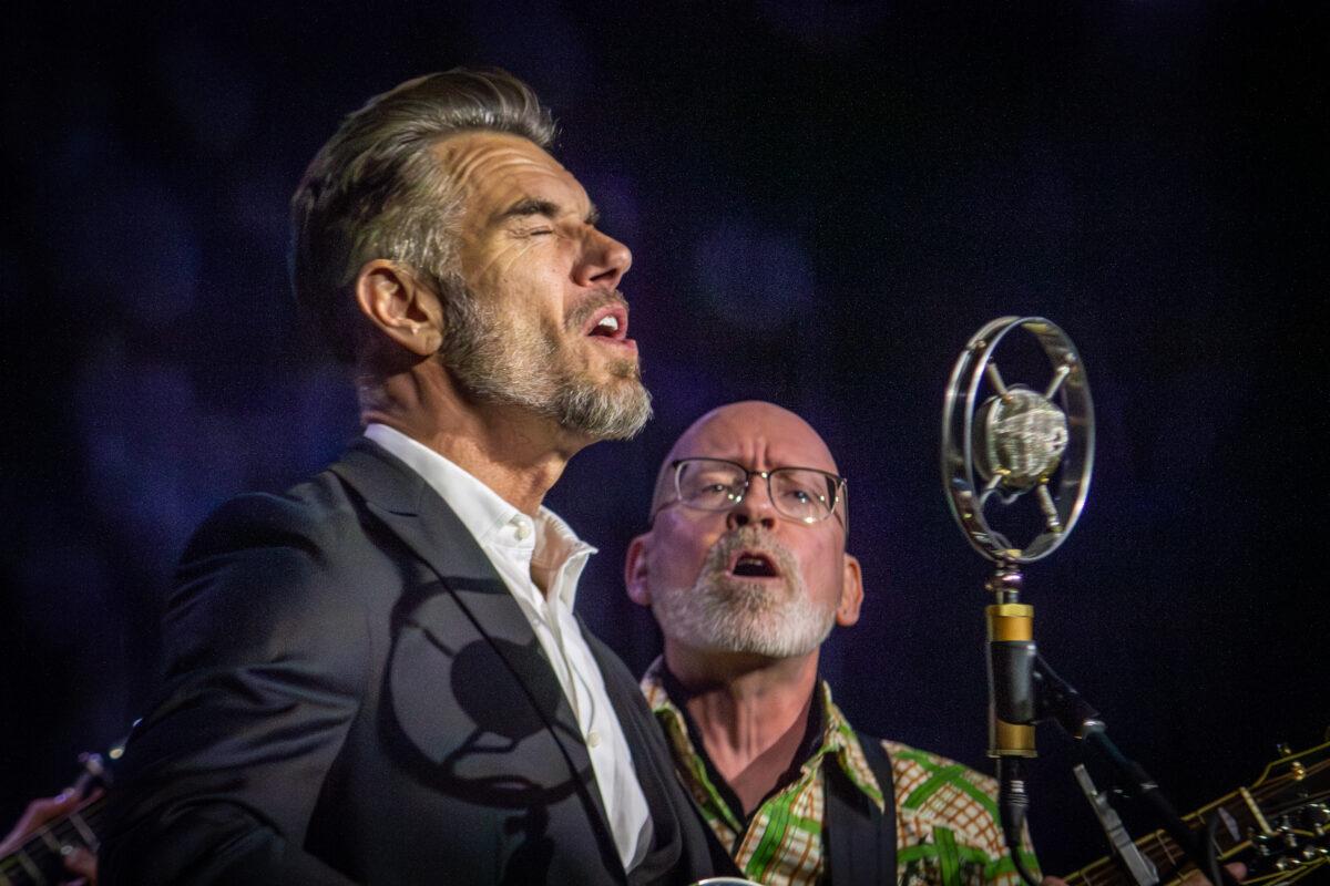 Nick Hexum and Curtis Grubb perform together at The Waiting Room Lounge in Omaha.