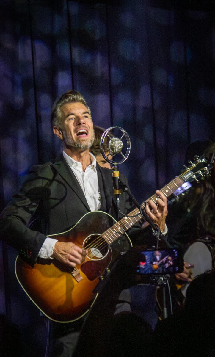 Nick Hexum of 311 performs at The Waiting Room Lounge in Omaha.