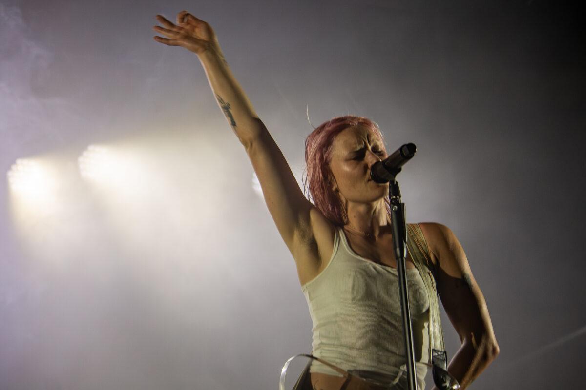 Wet Leg’s Rhian Teasdale performs with the British indie rock band at Maha Festival 2026 in Omaha.